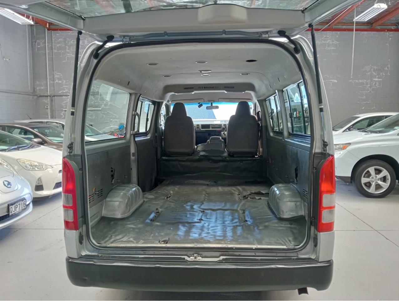 2010 Toyota Hiace