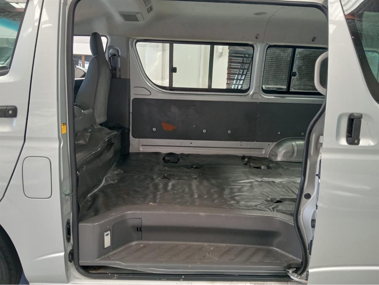 2010 Toyota Hiace