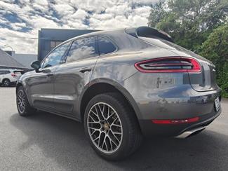 2018 Porsche Macan - Thumbnail