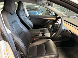 2022 Tesla Model 3 - Thumbnail