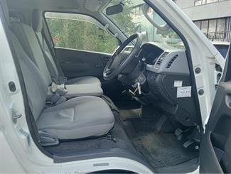 2009 Toyota Hiace - Thumbnail