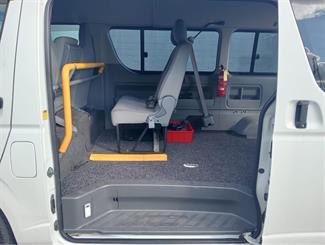 2009 Toyota Hiace - Thumbnail