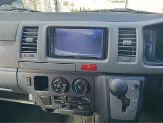 2009 Toyota Hiace - Thumbnail