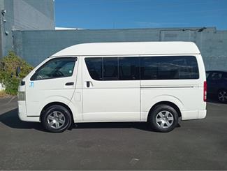 2009 Toyota Hiace - Thumbnail
