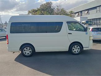 2009 Toyota Hiace - Thumbnail