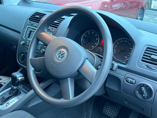 2005 Volkswagen Golf - Thumbnail