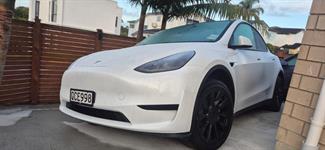 2023 Tesla Model Y - Thumbnail