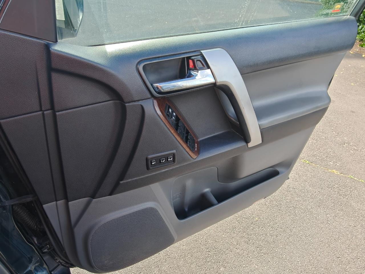 2011 Toyota LandCruiser Prado 