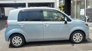 2013 Toyota Spade - Thumbnail