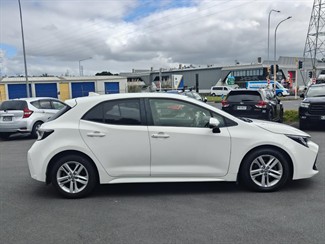 2018 Toyota Corolla - Thumbnail