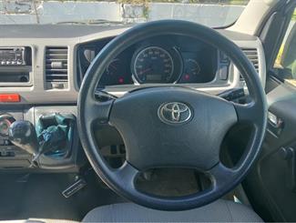 2009 Toyota Hiace - Thumbnail