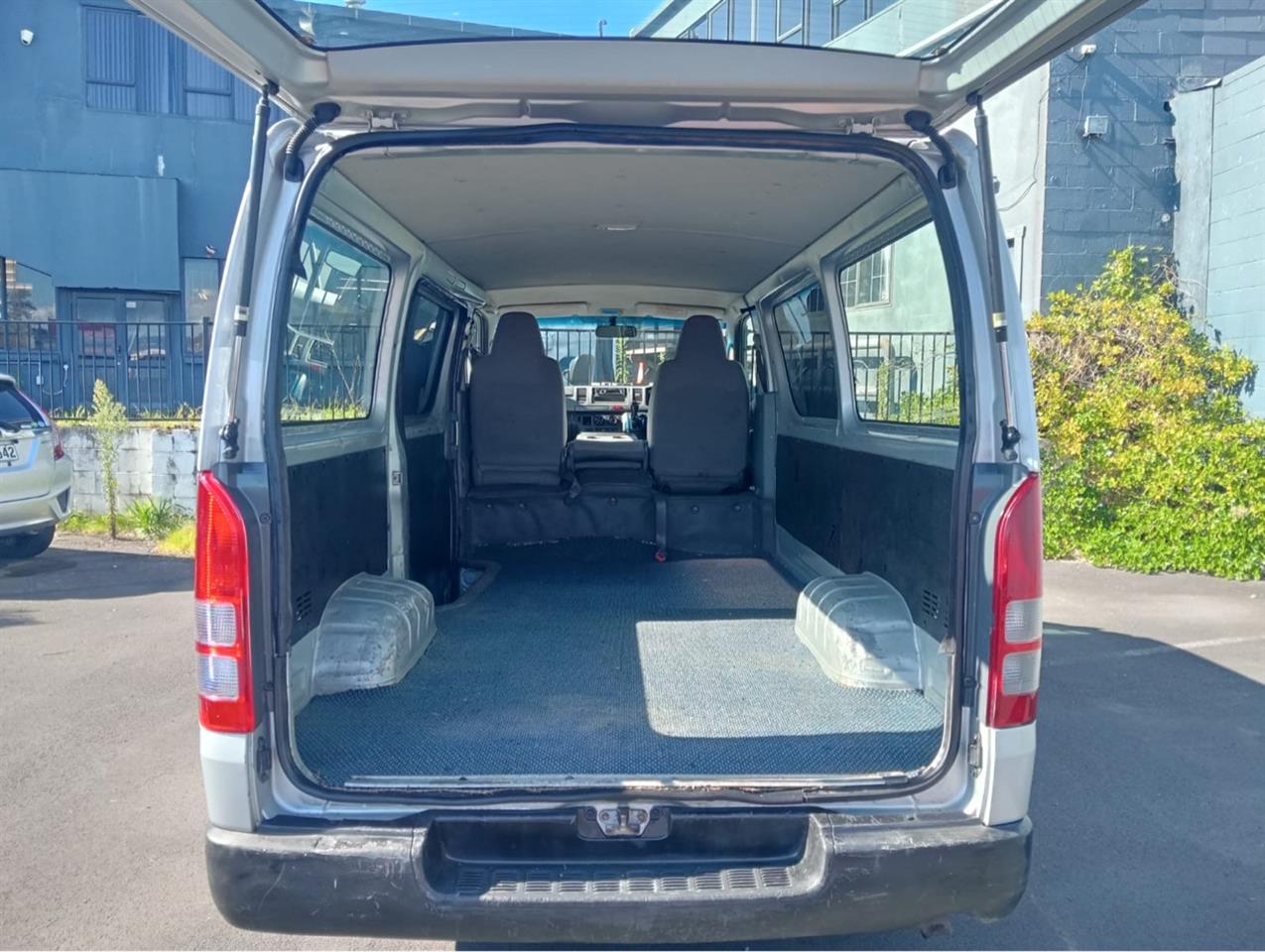 2009 Toyota Hiace