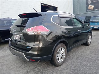 2015 Nissan X-TRAIL - Thumbnail