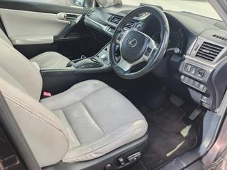 2011 Lexus CT200H - Thumbnail