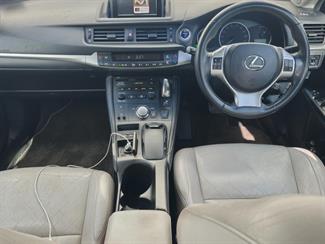 2011 Lexus CT200H - Thumbnail