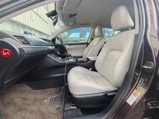 2011 Lexus CT200H - Thumbnail