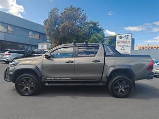 2024 Toyota Hilux - Thumbnail