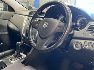 2010 Suzuki Kizashi - Thumbnail